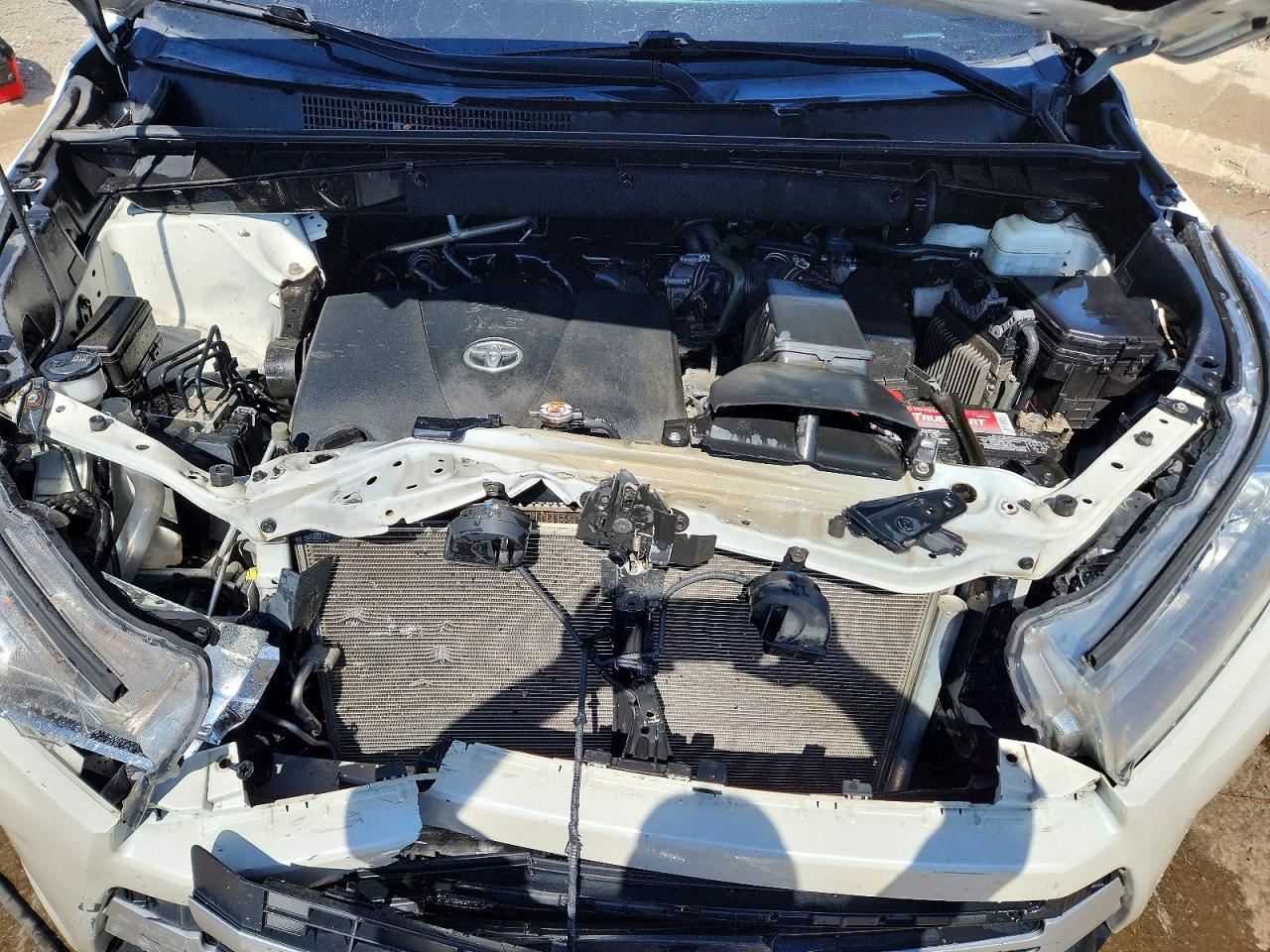 2019 TOYOTA HIGHLANDER LE photo 23
