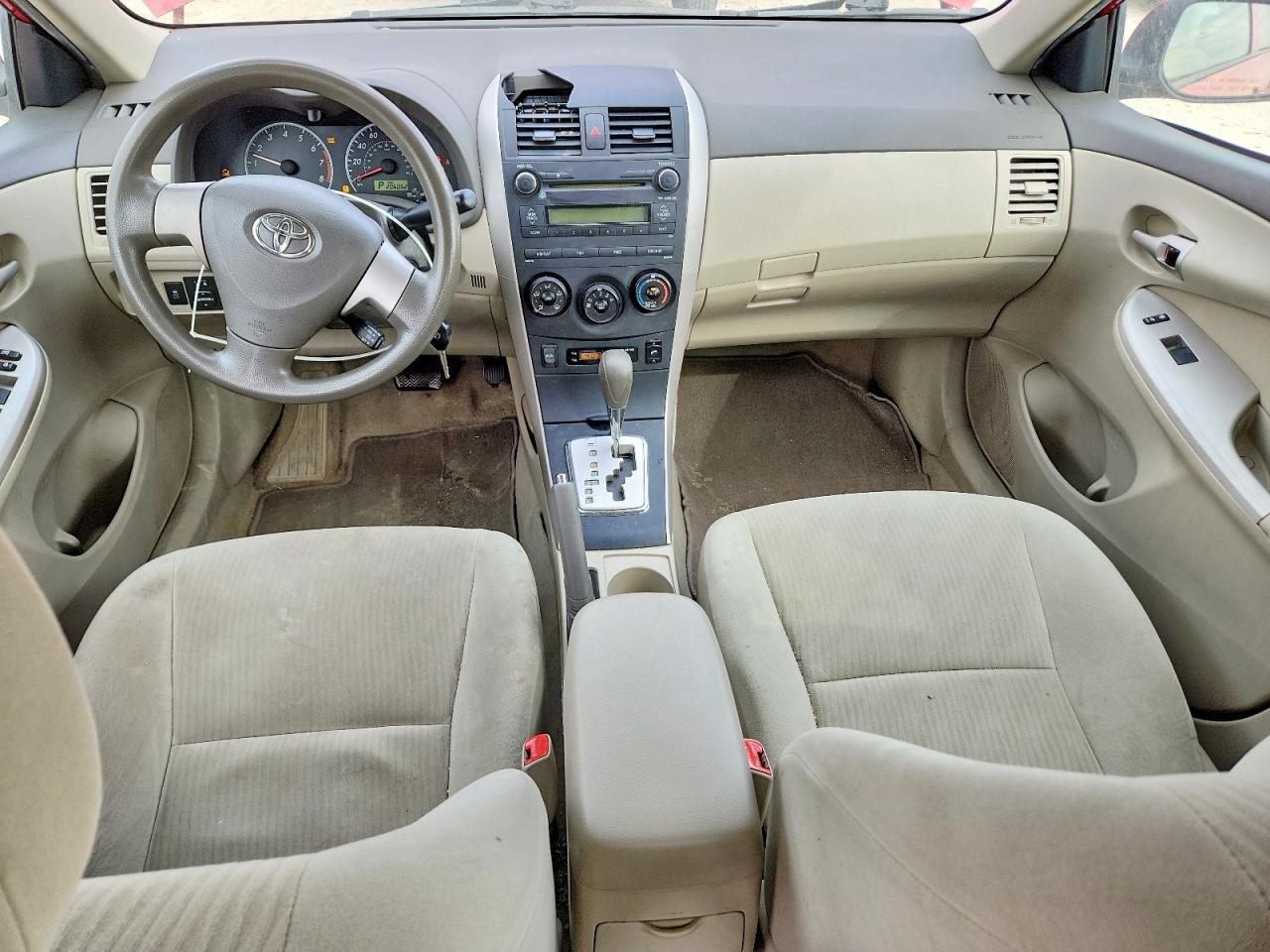 2010 TOYOTA COROLLA LE photo 15