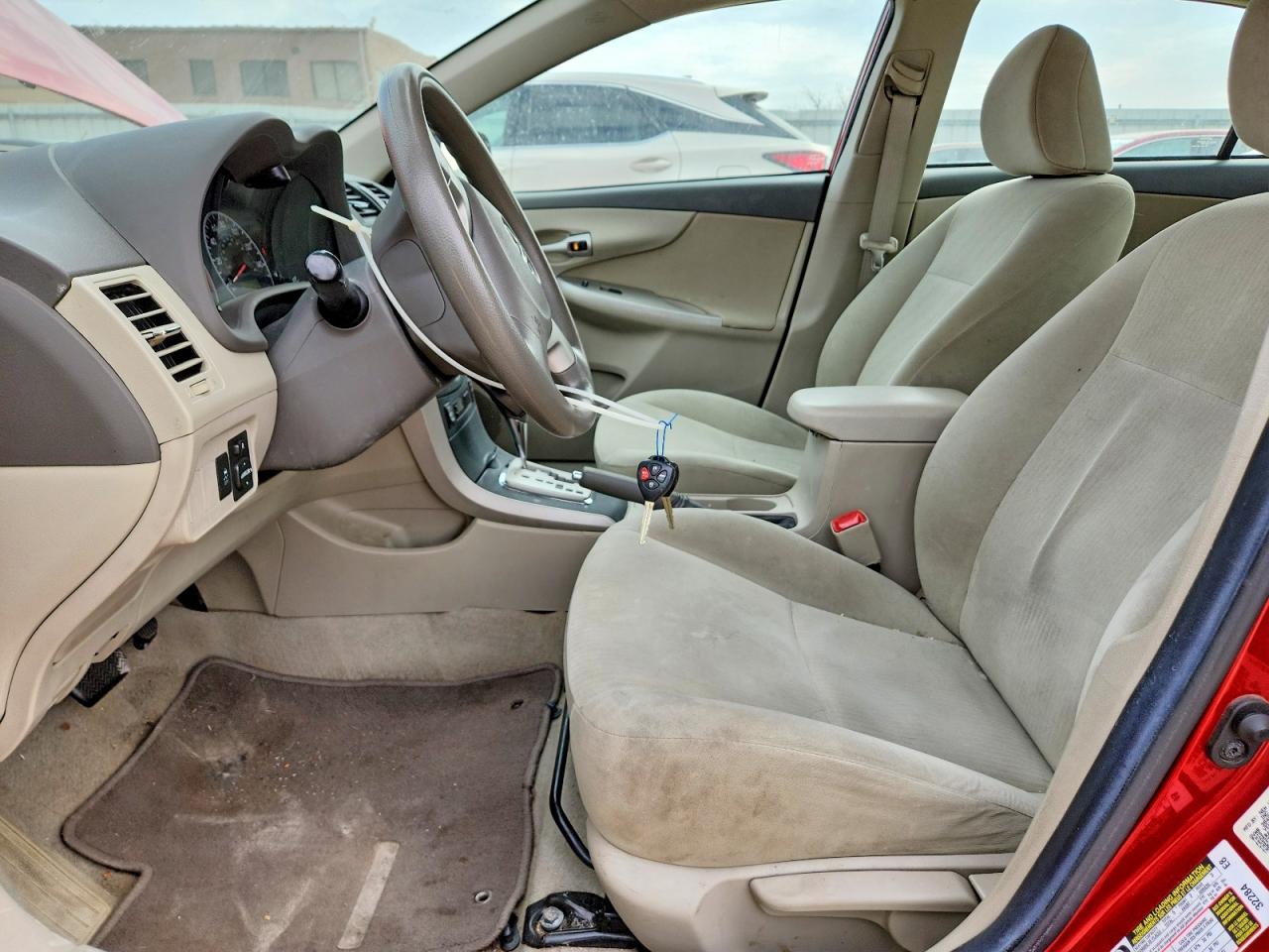 2010 TOYOTA COROLLA LE photo 13
