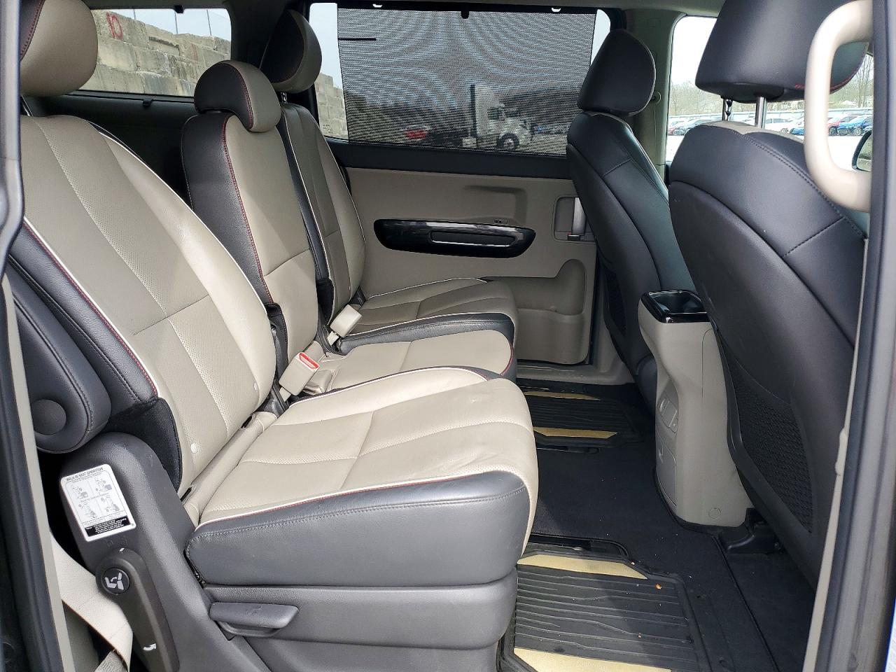 2016 KIA SEDONA EX photo 11