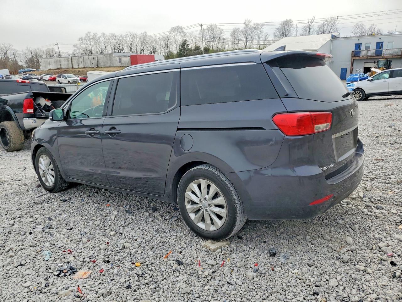 2016 KIA SEDONA EX photo 2
