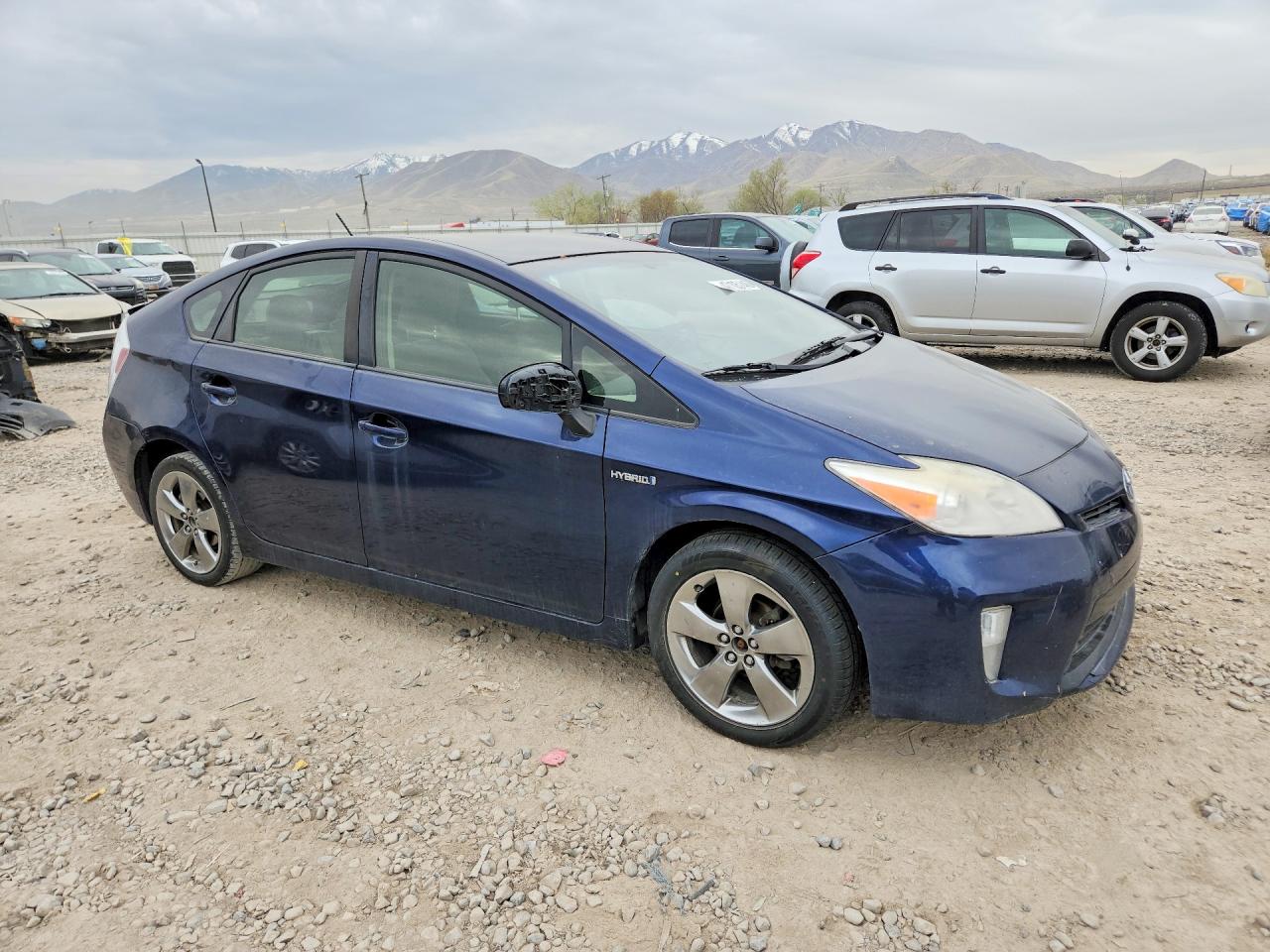 2012 TOYOTA PRIUS TWO photo 7