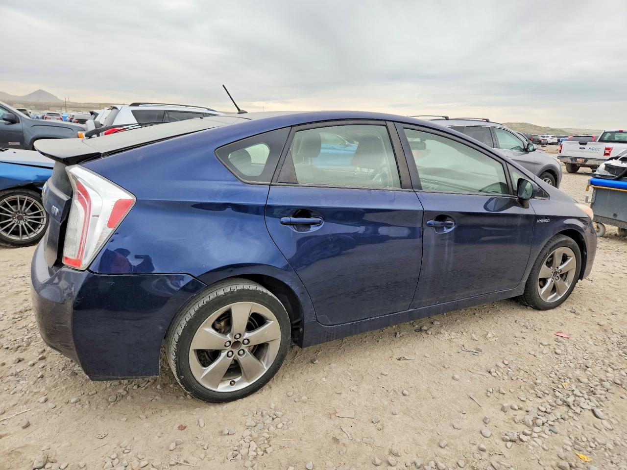 2012 TOYOTA PRIUS TWO photo 5