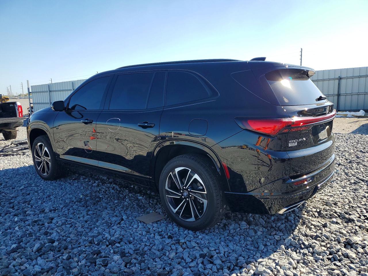 2025 BUICK ENCLAVE SPORT TOURING photo 2