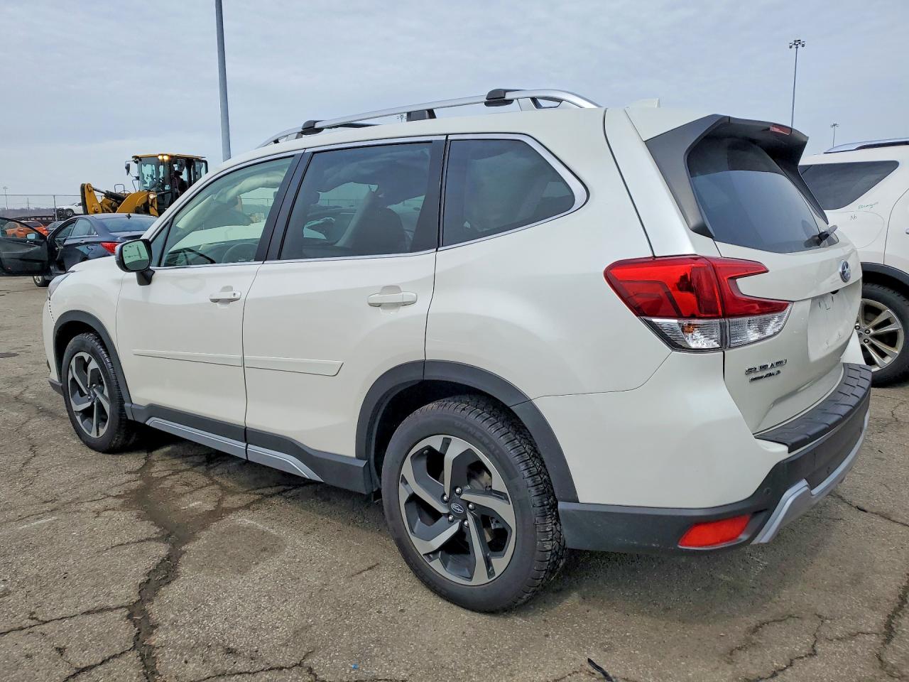 2022 SUBARU FORESTER TOURING photo 2
