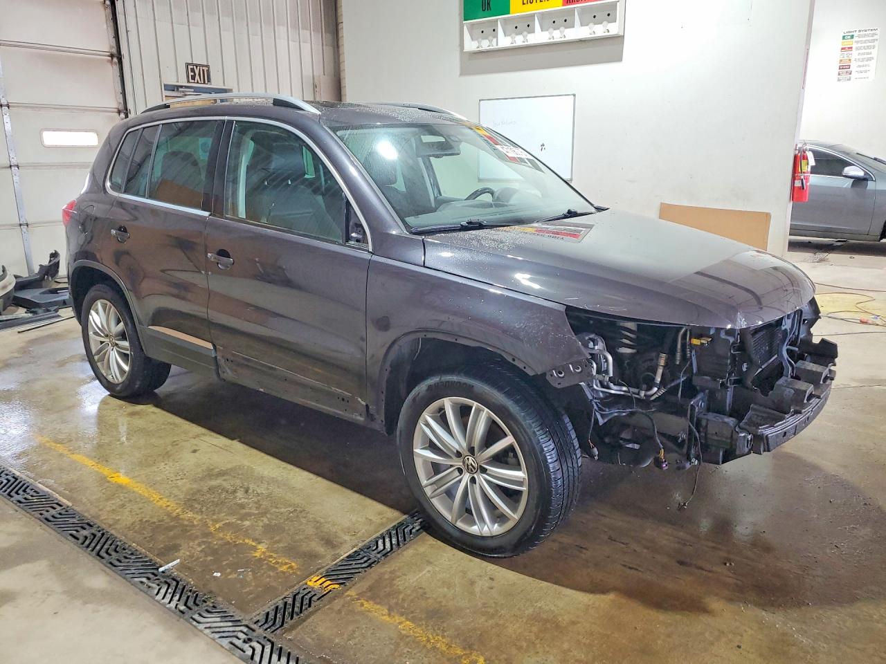 2016 VOLKSWAGEN TIGUAN S photo 4