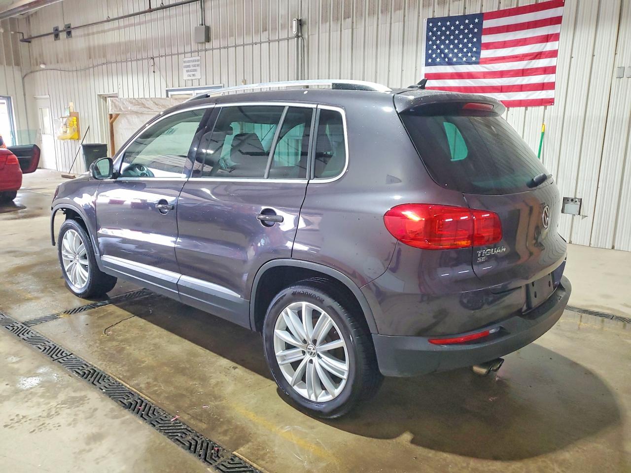2016 VOLKSWAGEN TIGUAN S photo 2