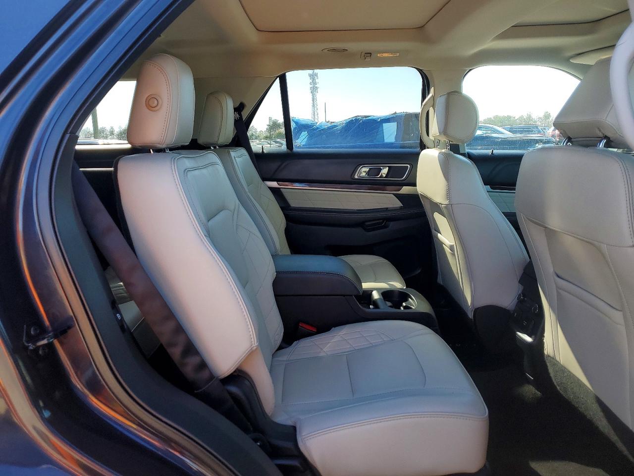 2017 FORD EXPLORER PLATINUM photo 21
