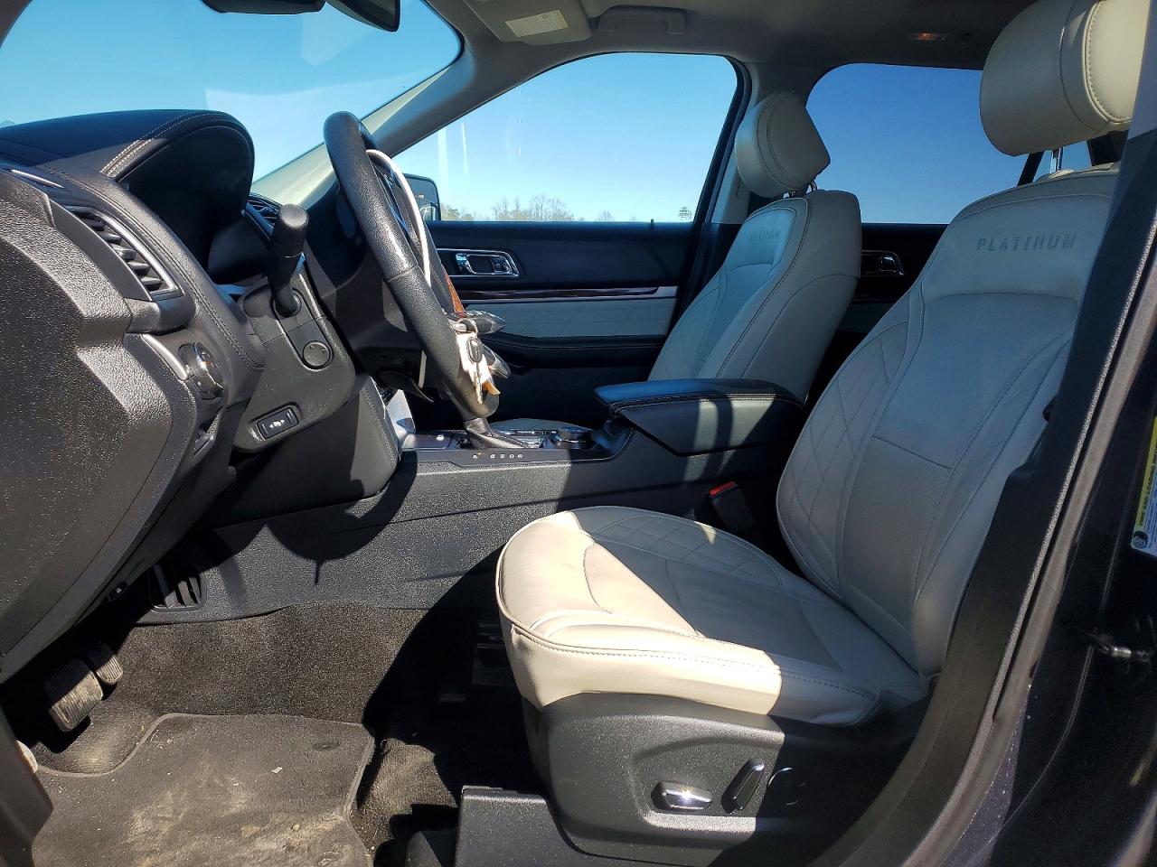 2017 FORD EXPLORER PLATINUM photo 13