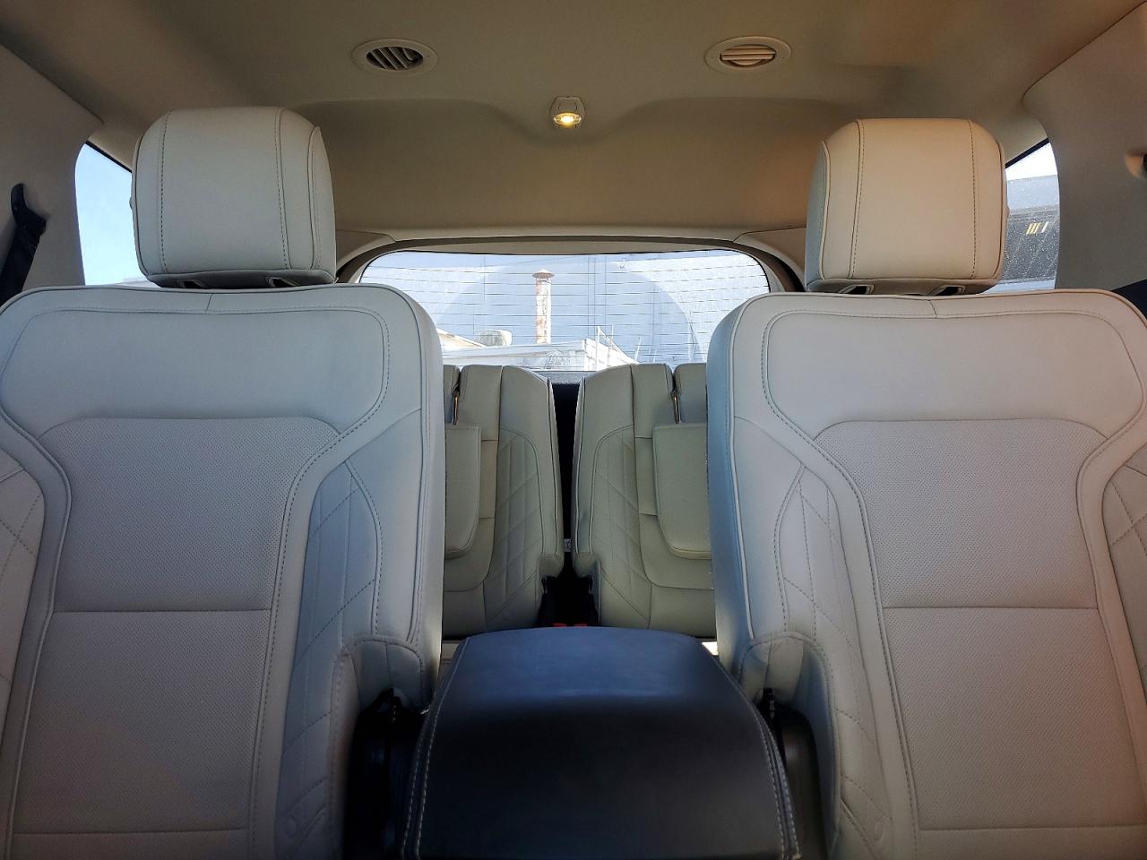 2017 FORD EXPLORER PLATINUM photo 19