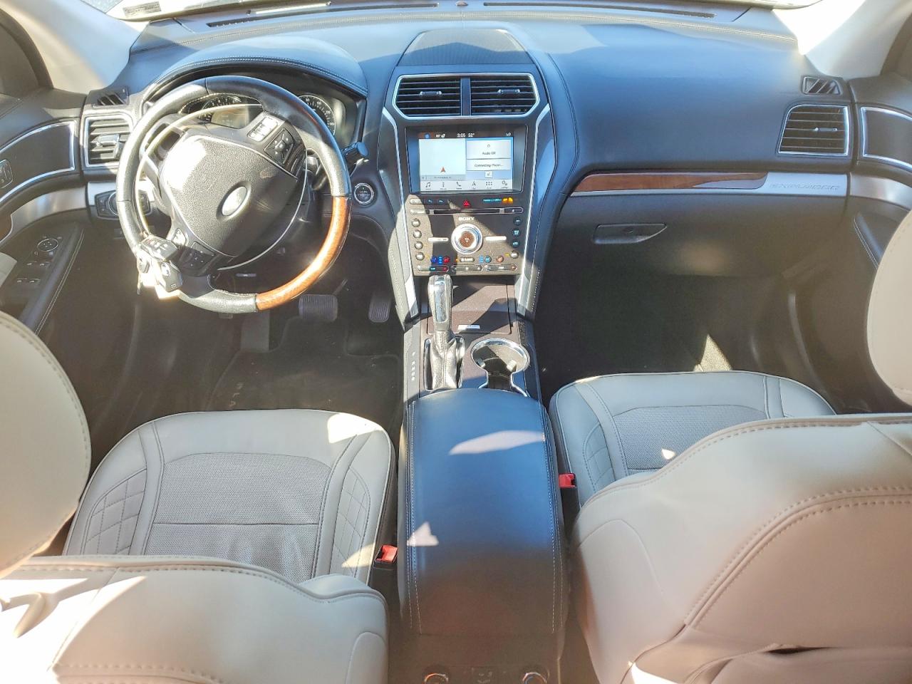 2017 FORD EXPLORER PLATINUM photo 15