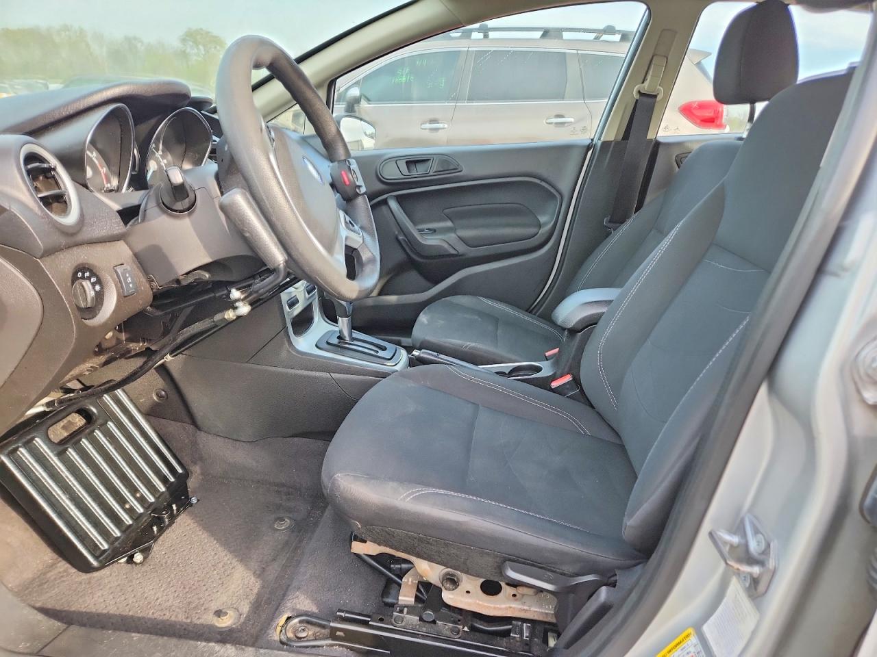 2019 FORD FIESTA SE photo 7
