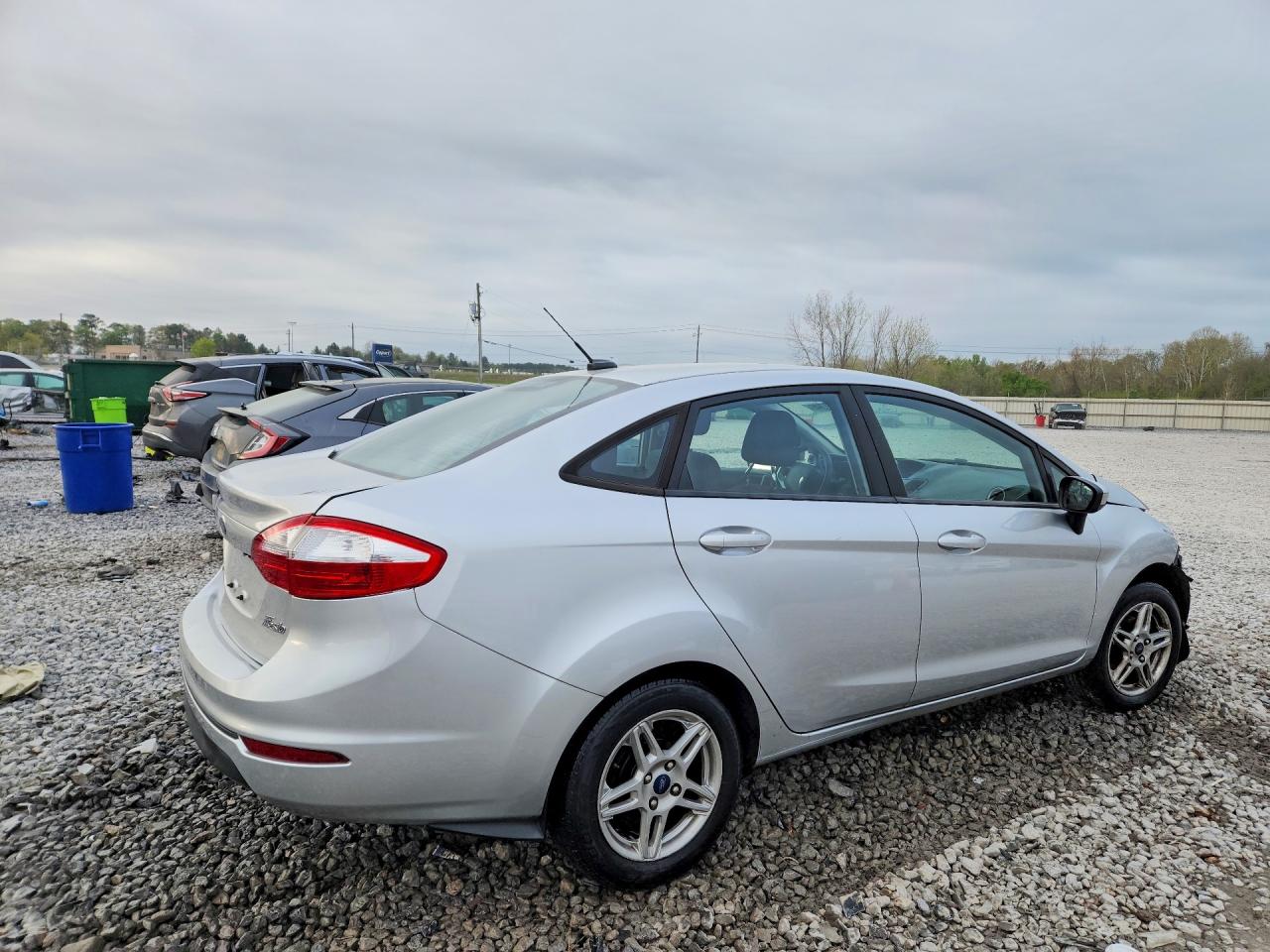2019 FORD FIESTA SE photo 3