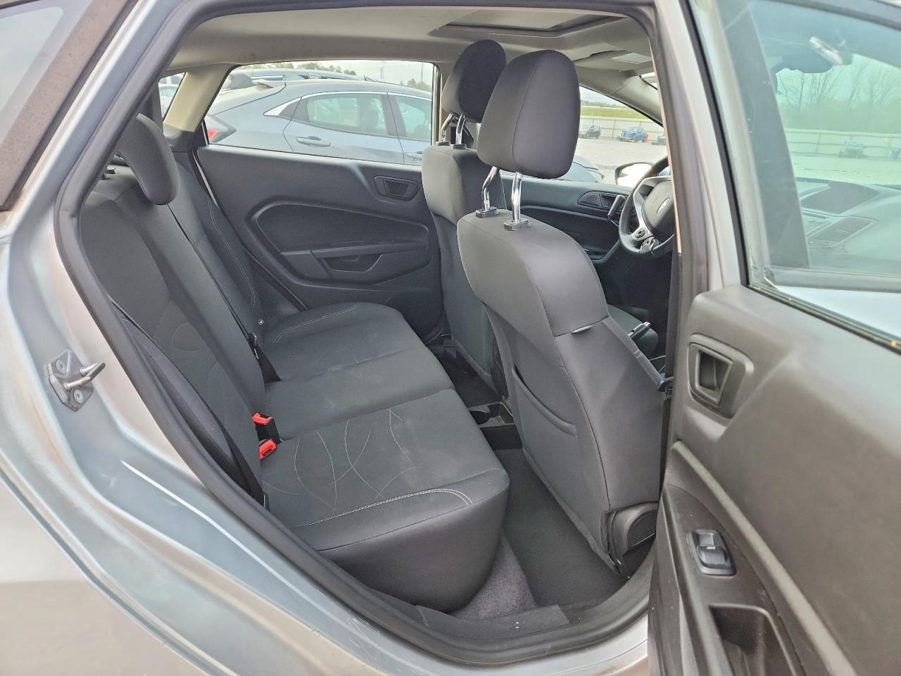 2019 FORD FIESTA SE photo 10