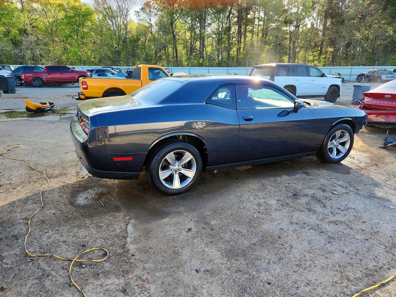 2016 DODGE CHALLENGER SXT photo 5