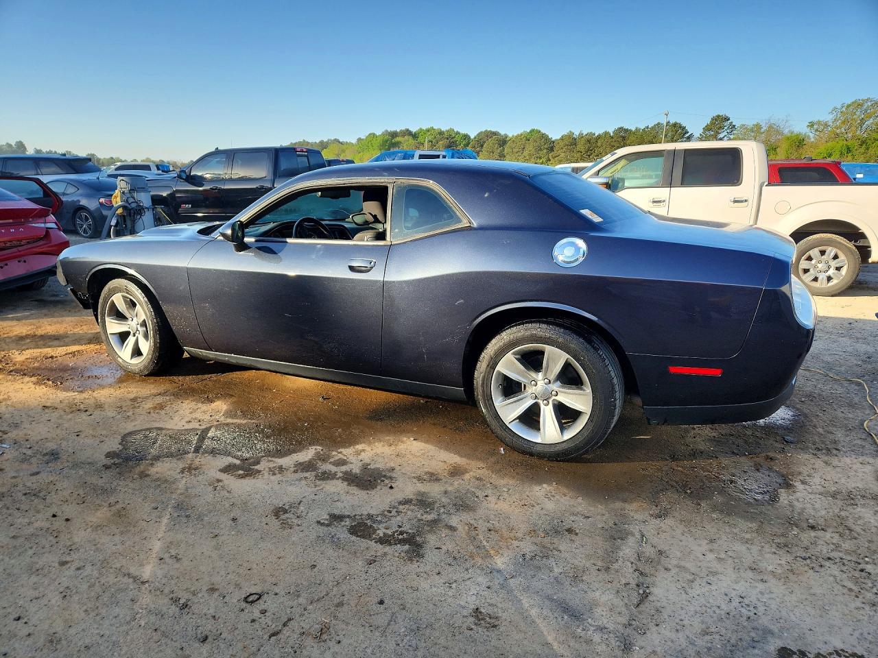 2016 DODGE CHALLENGER SXT photo 3
