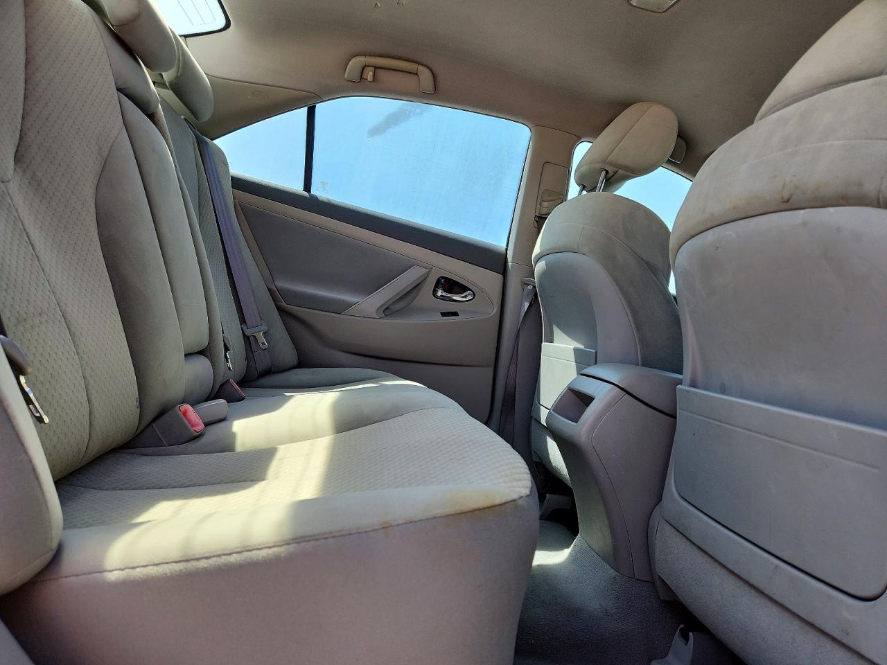 2007 TOYOTA CAMRY LE photo 28