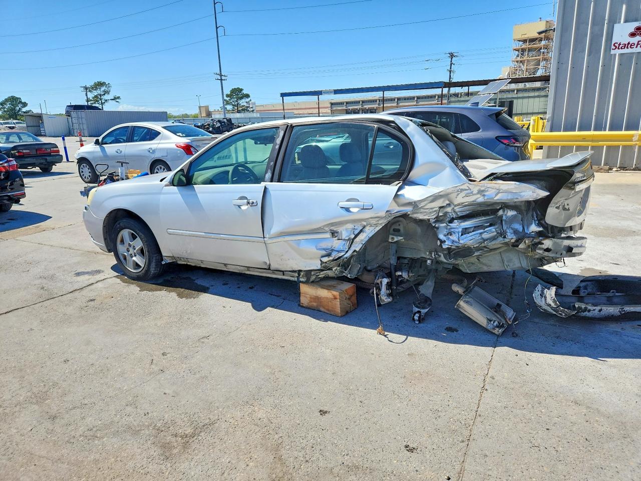 2005 CHEVROLET MALIBU LS photo 2