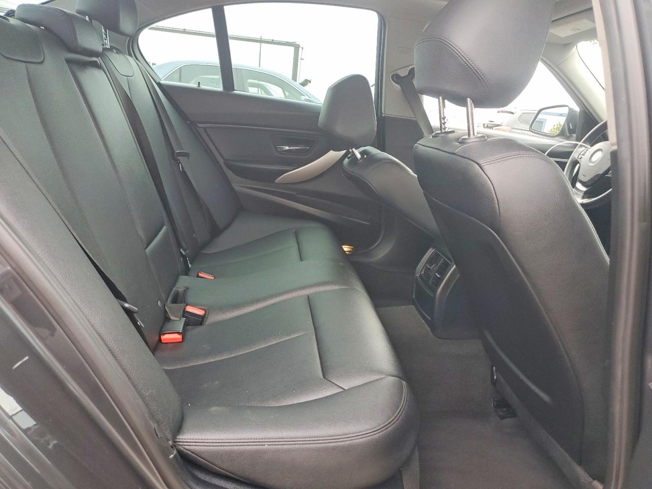 2017 BMW 320 photo 10