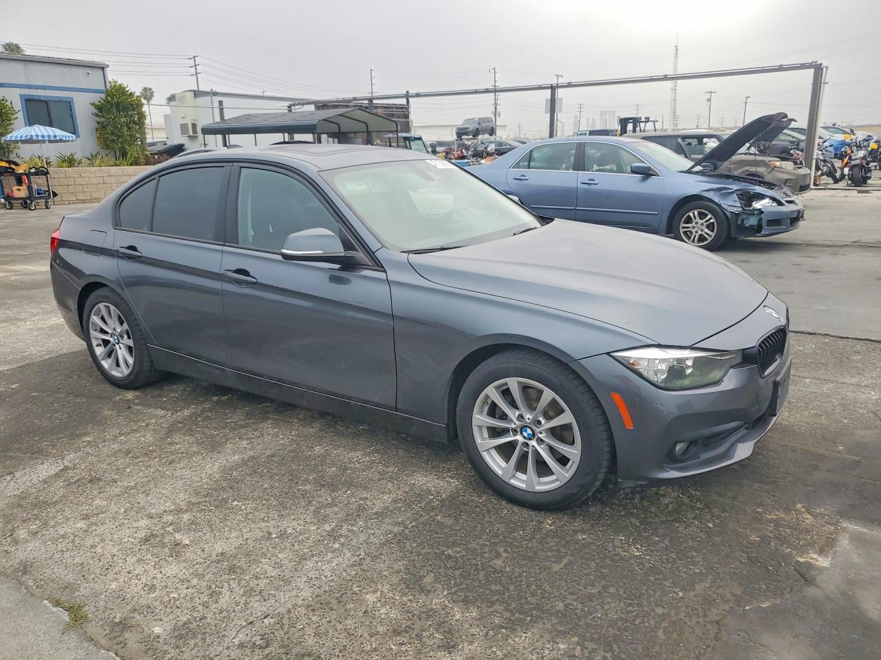 2017 BMW 320 photo 4