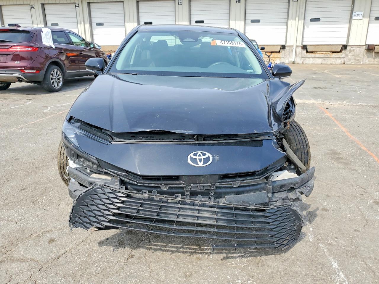 2025 TOYOTA CAMRY LE photo 9