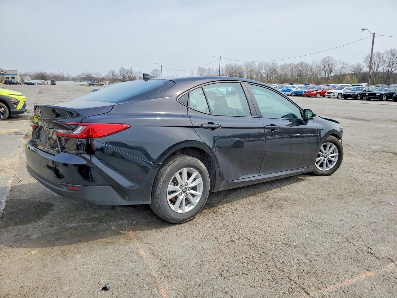 2025 TOYOTA CAMRY LE photo 5