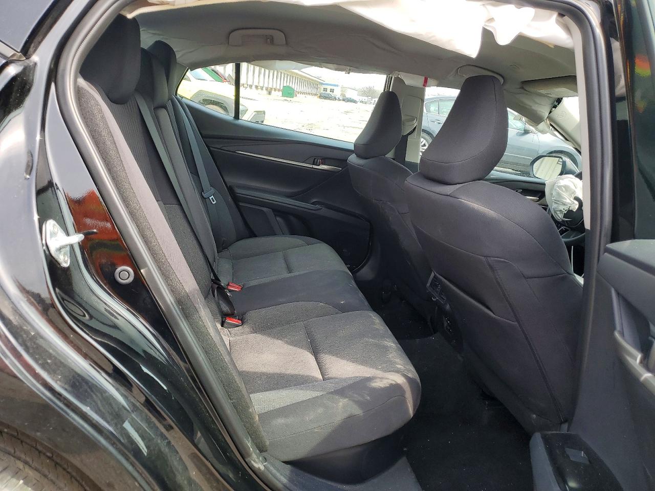 2025 TOYOTA CAMRY LE photo 19