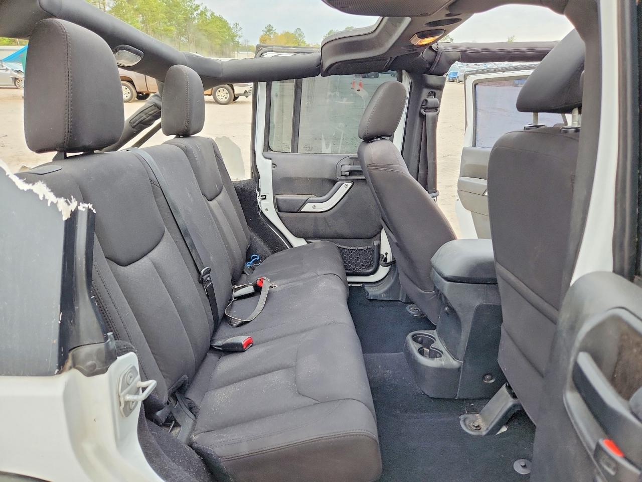 2015 JEEP WRANGLER UNLIMITED SPORT photo 28