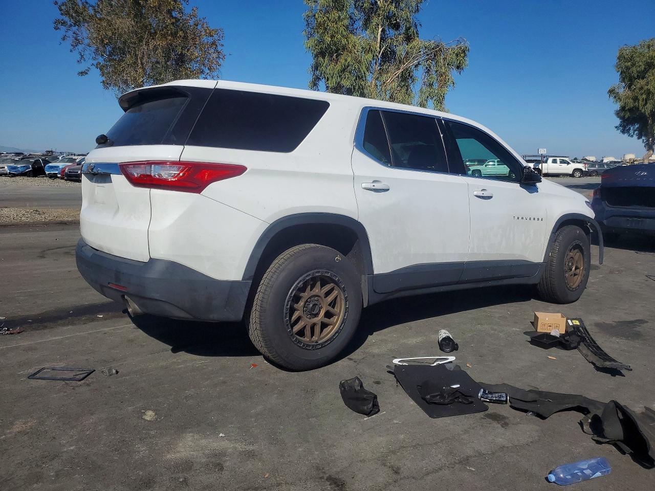 2019 CHEVROLET TRAVERSE LS photo 7