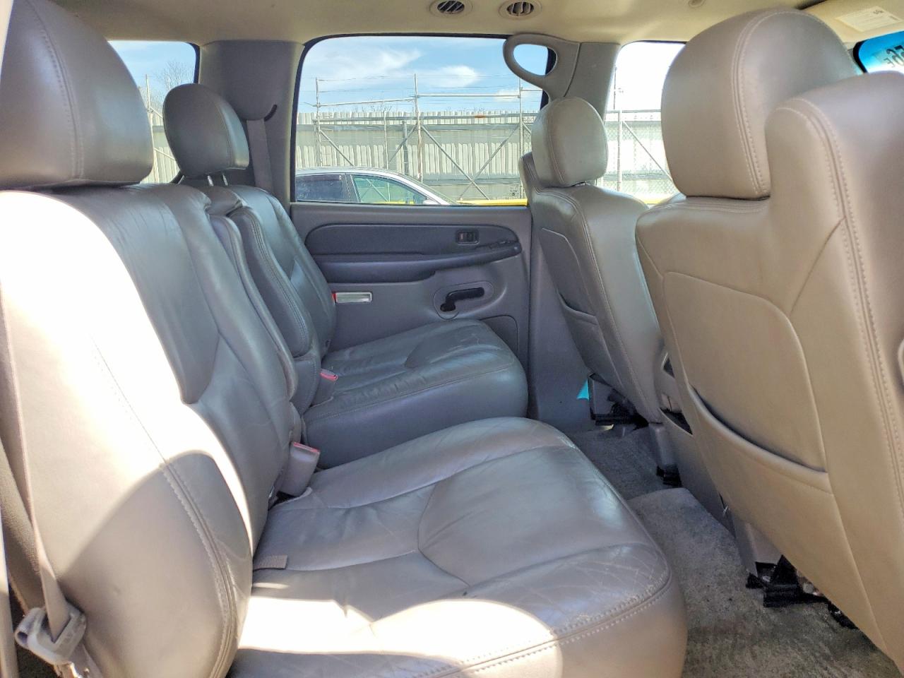 2003 CHEVROLET SUBURBAN K1500 photo 31
