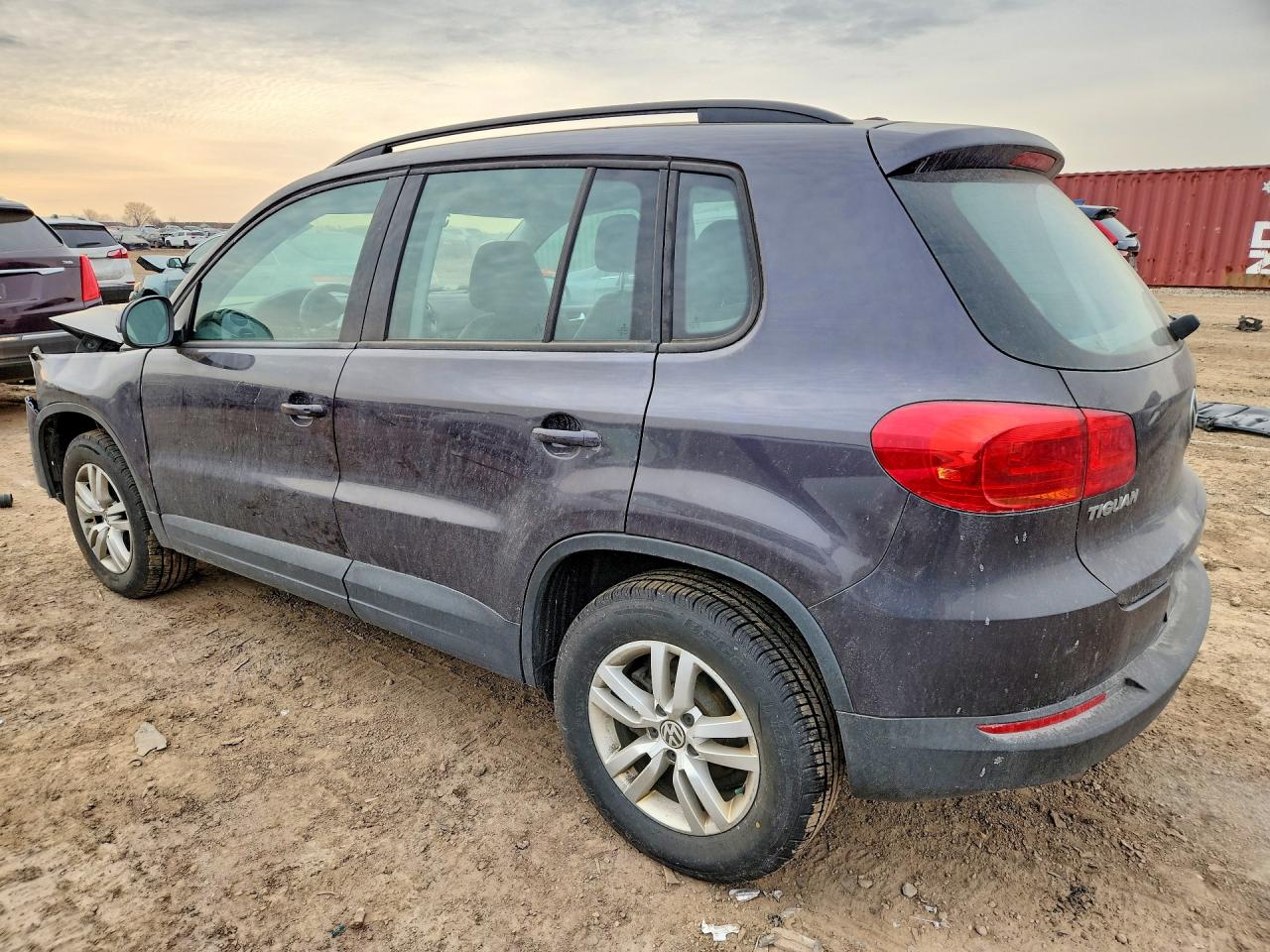 2016 VOLKSWAGEN TIGUAN S photo 4