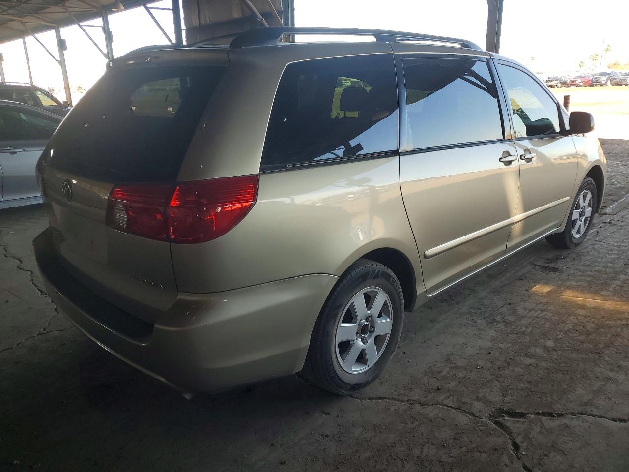 2007 TOYOTA SIENNA photo 7