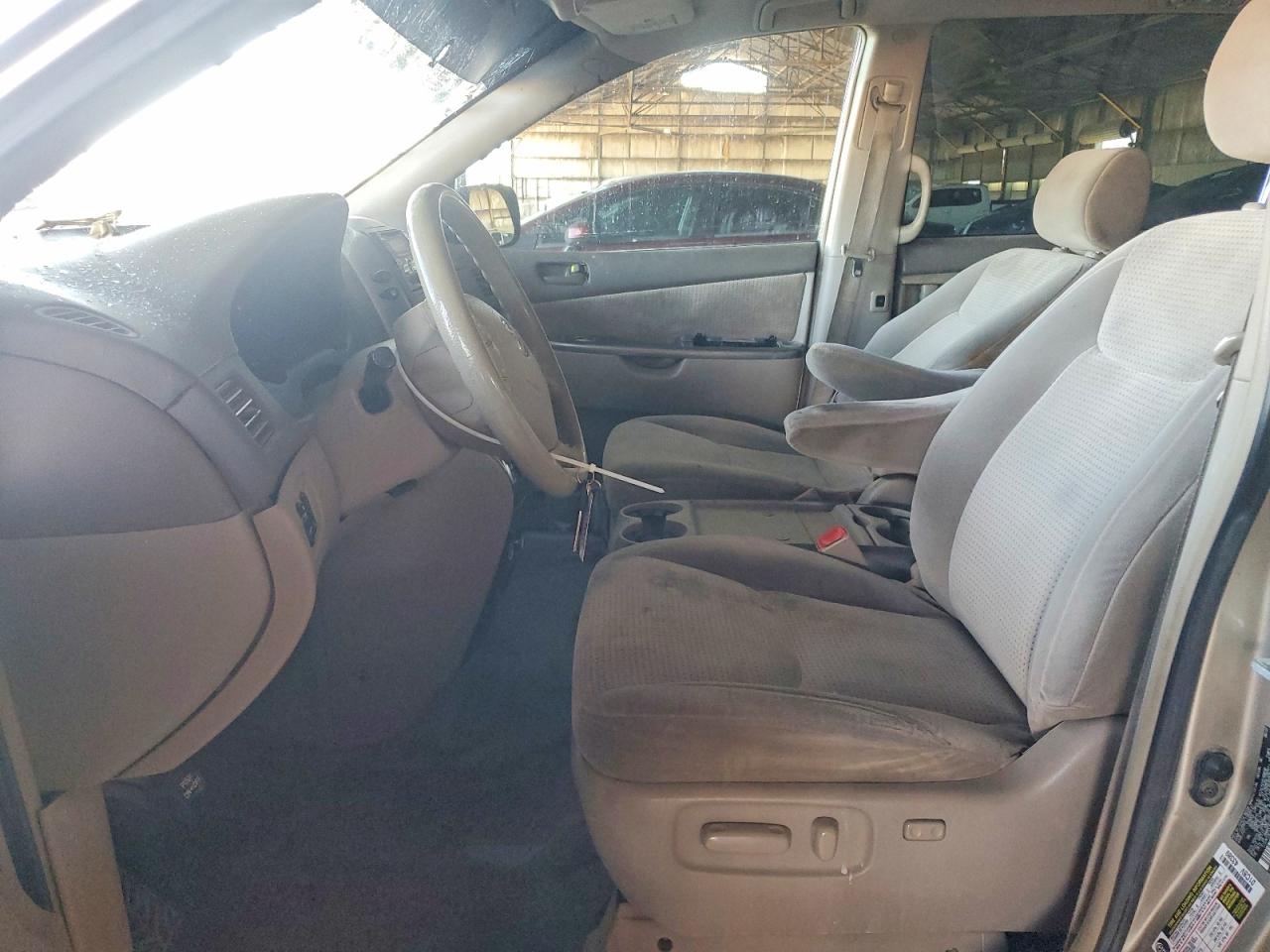 2007 TOYOTA SIENNA photo 19