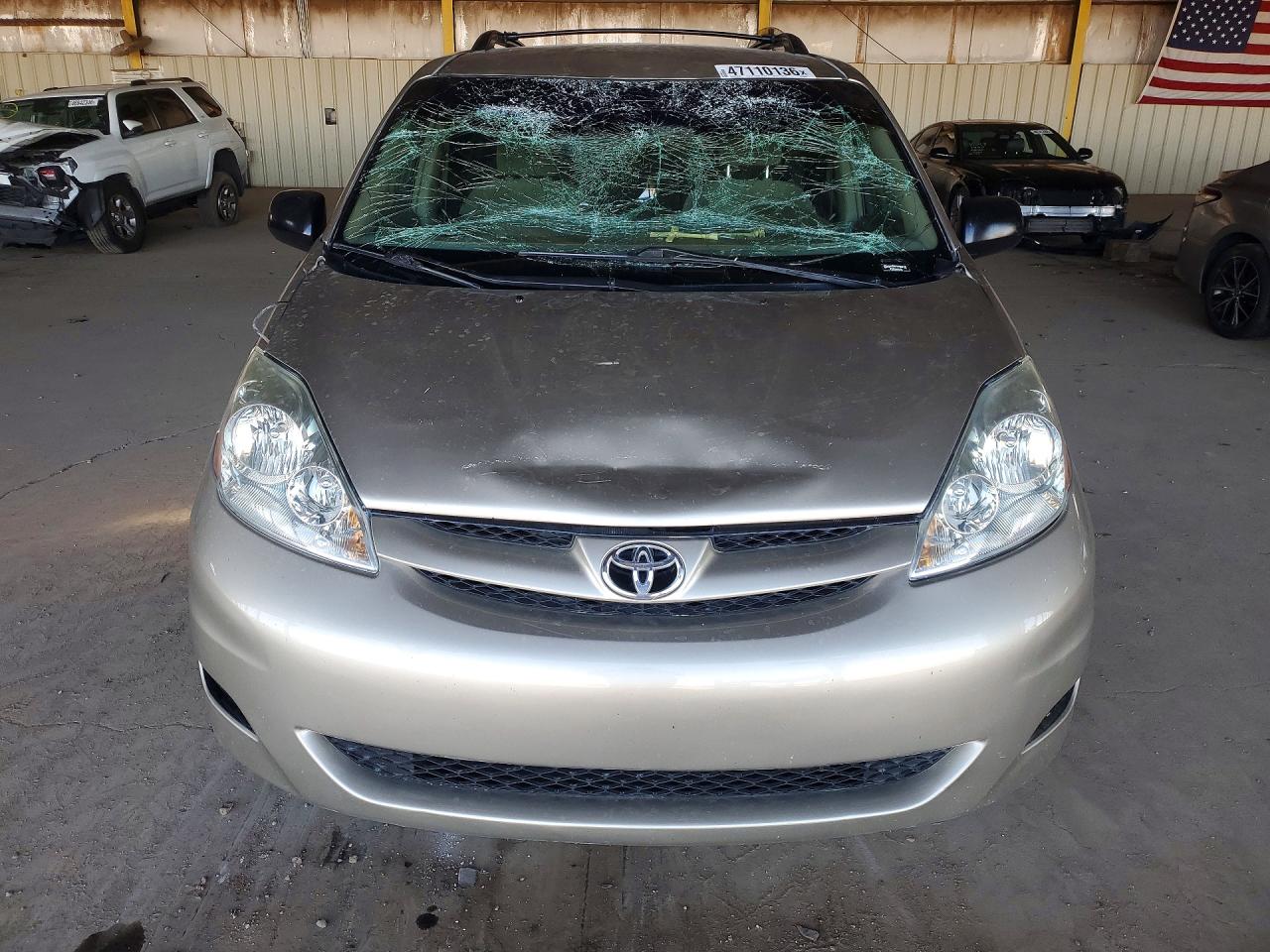2007 TOYOTA SIENNA photo 13