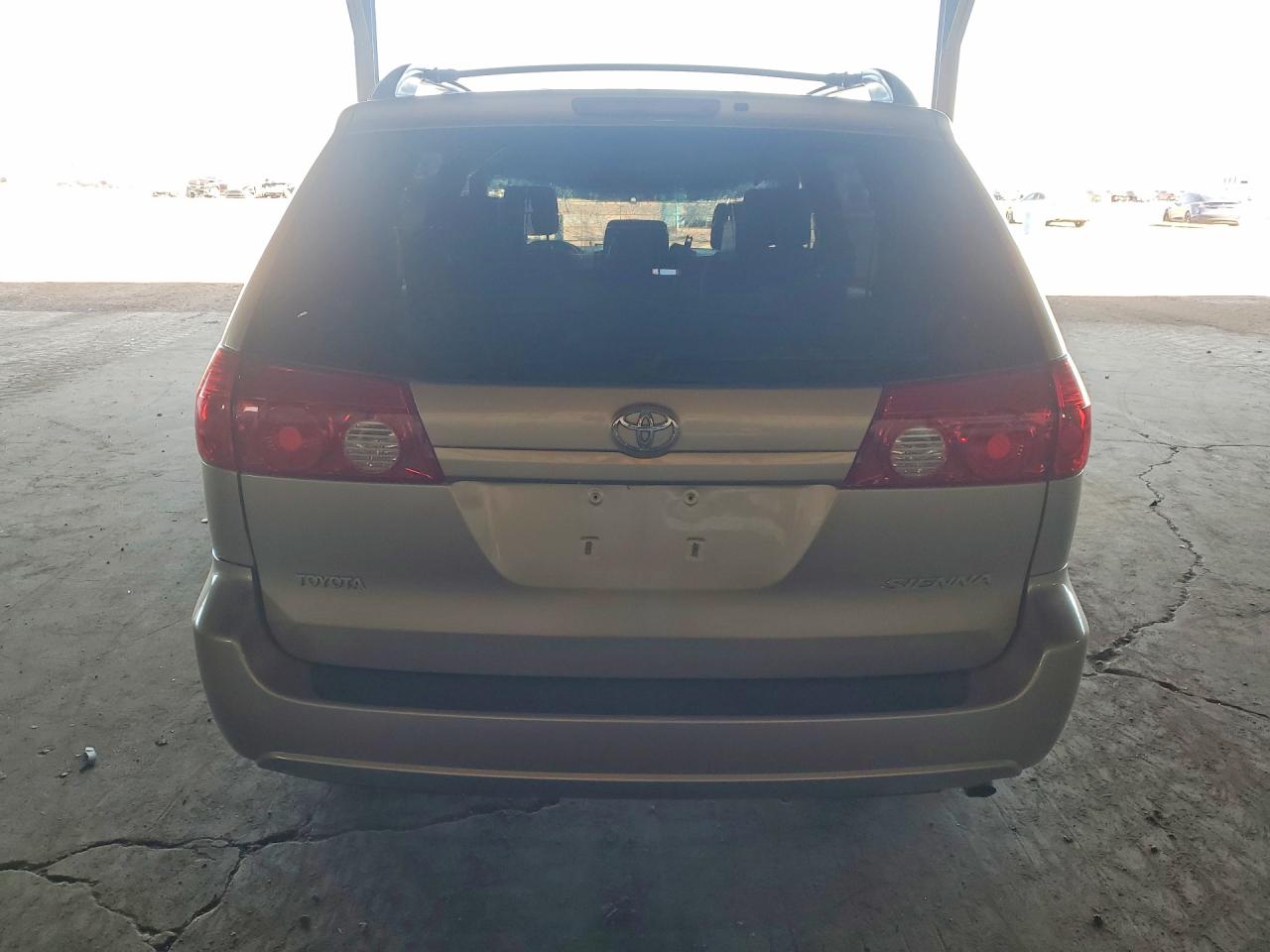 2007 TOYOTA SIENNA photo 16