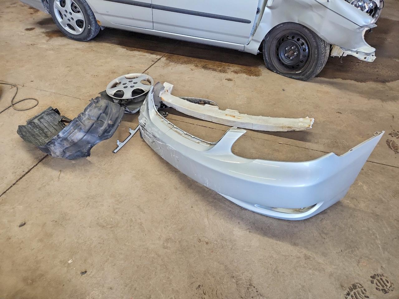 2005 TOYOTA COROLLA CE photo 23