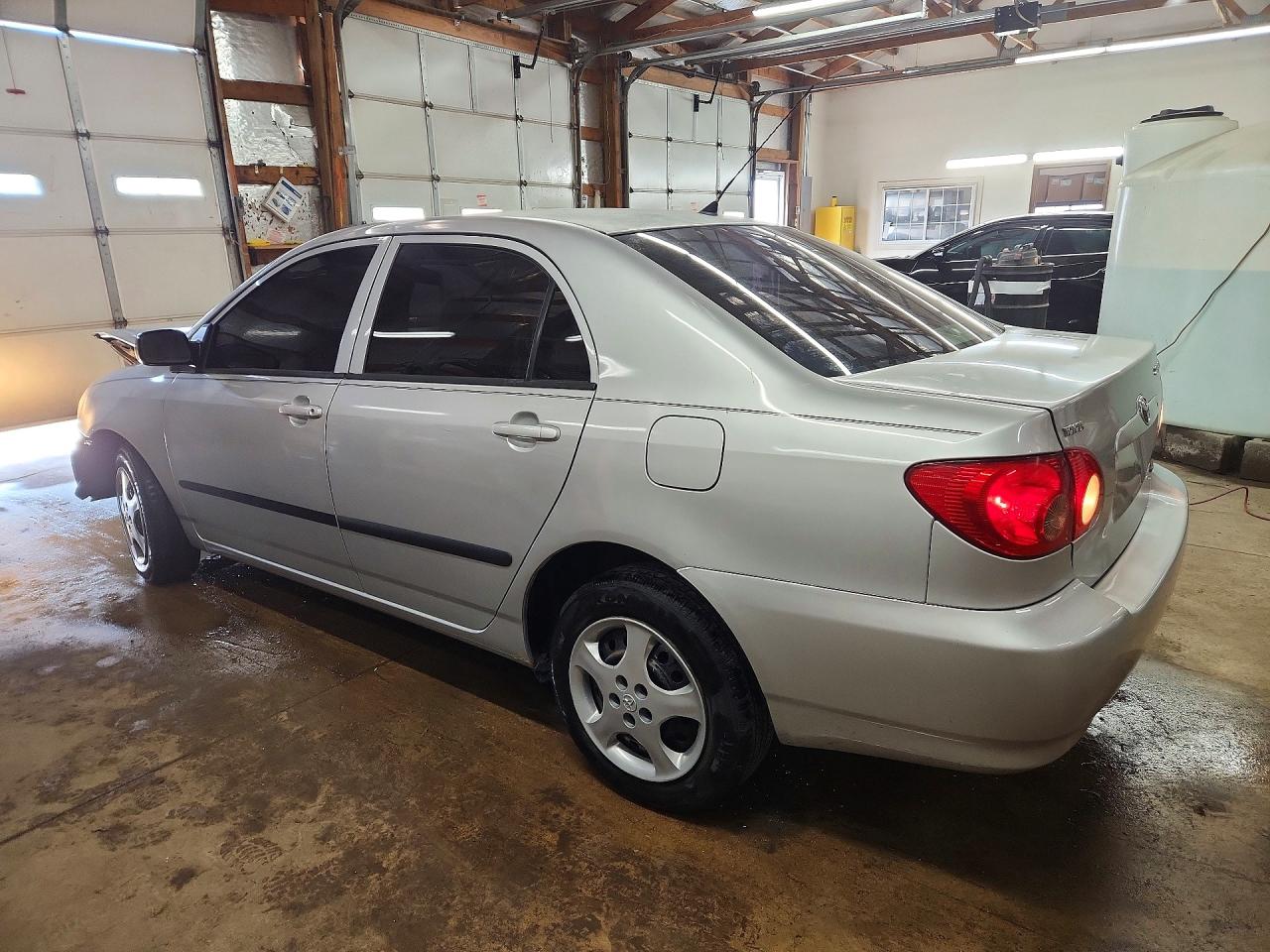 2005 TOYOTA COROLLA CE photo 3