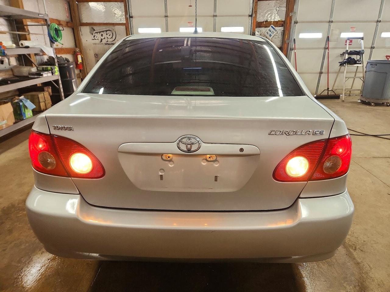2005 TOYOTA COROLLA CE photo 11
