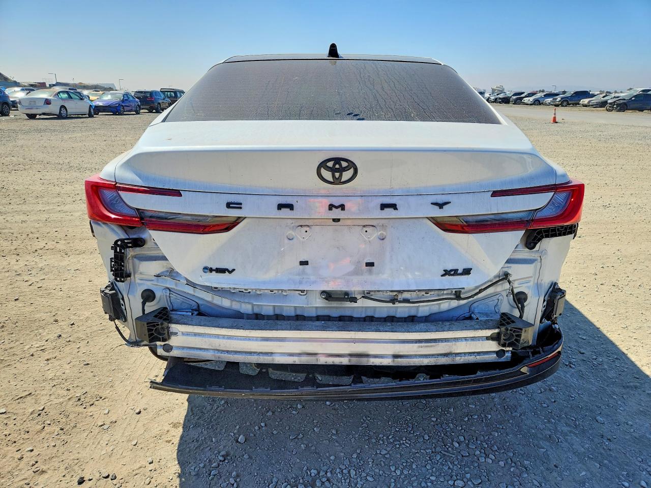 2025 TOYOTA CAMRY XLE photo 6