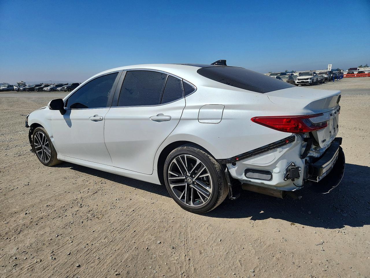 2025 TOYOTA CAMRY XLE photo 2