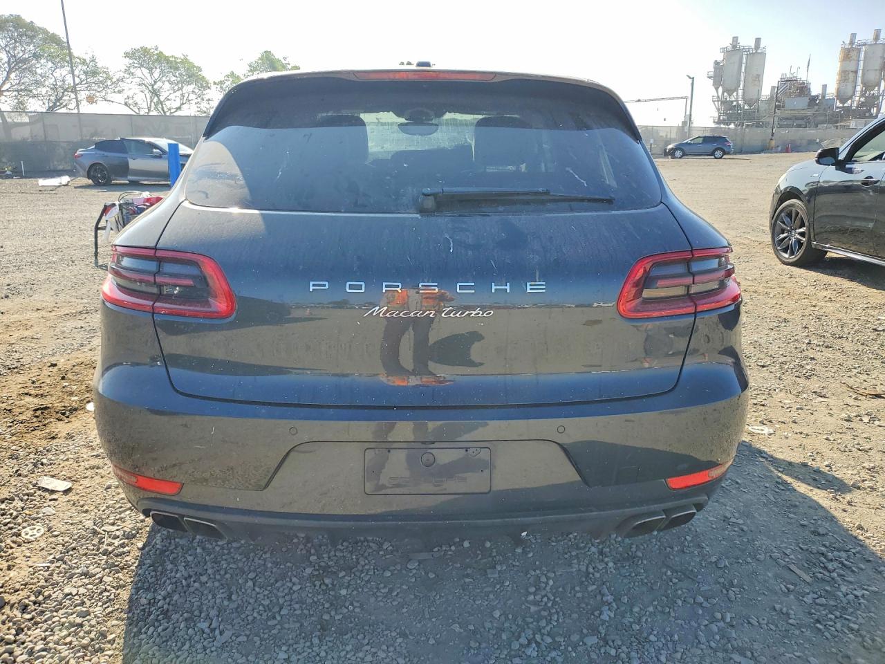 2018 PORSCHE MACAN TURBO photo 11