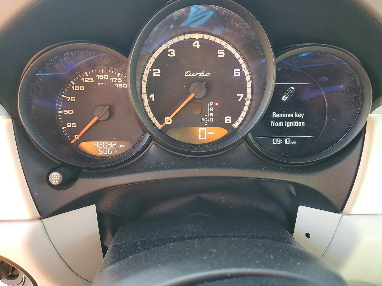 2018 PORSCHE MACAN TURBO photo 17