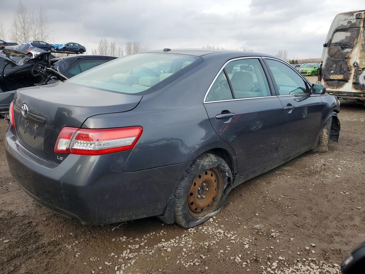 2011 TOYOTA CAMRY BASE photo 5