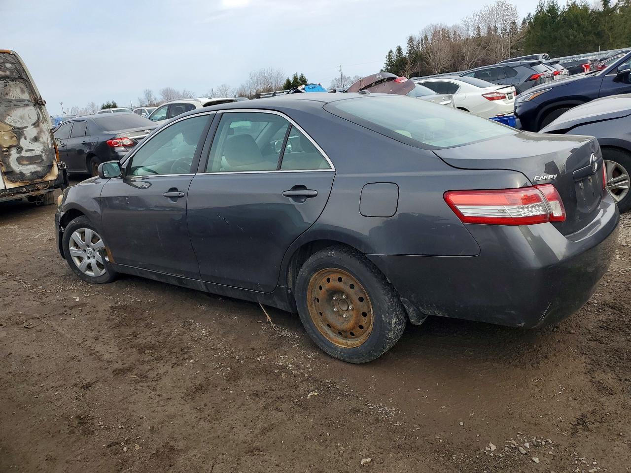 2011 TOYOTA CAMRY BASE photo 3