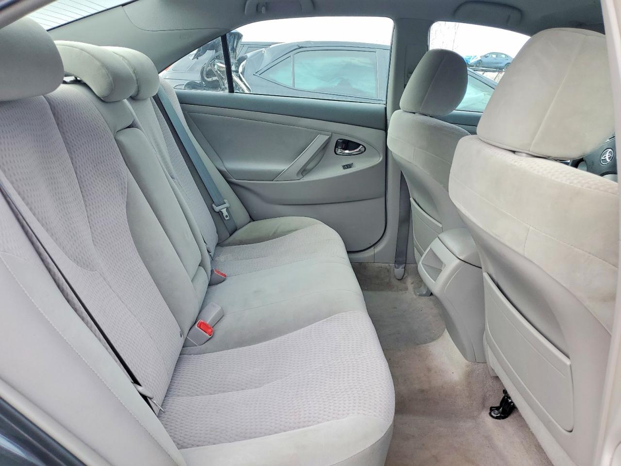 2011 TOYOTA CAMRY BASE photo 19