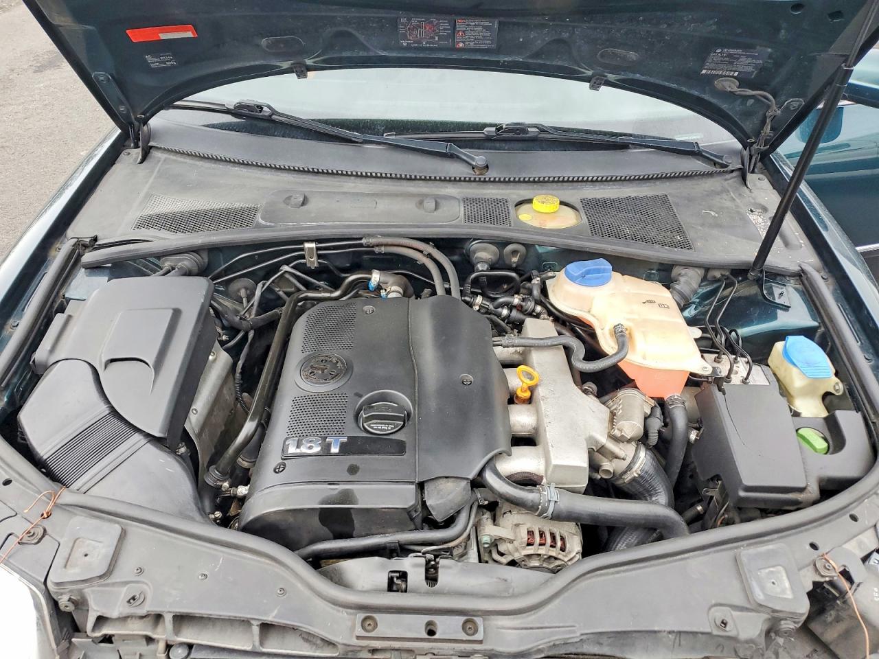 2001 VOLKSWAGEN PASSAT GLS photo 11