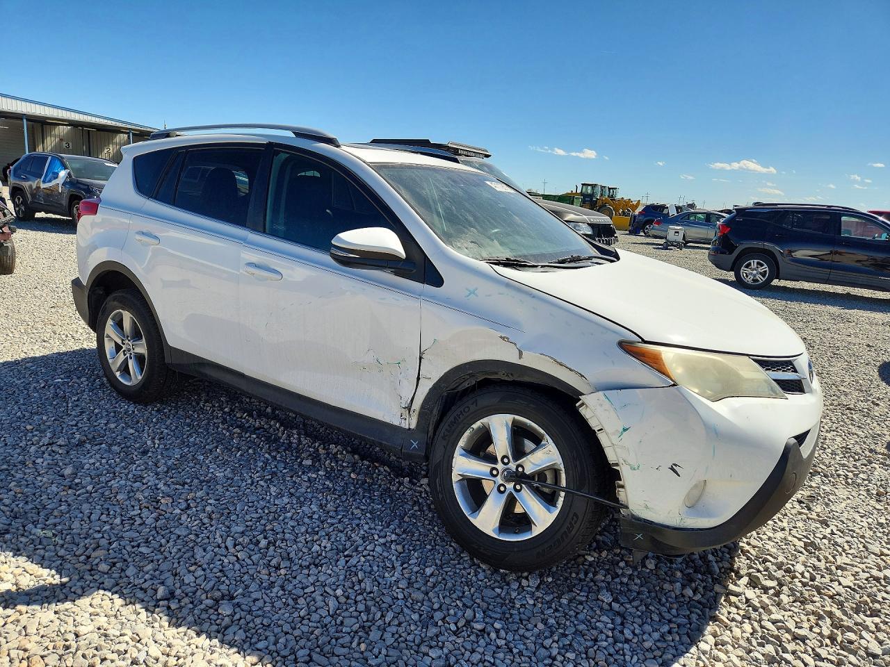 2015 TOYOTA RAV4 XLE photo 7