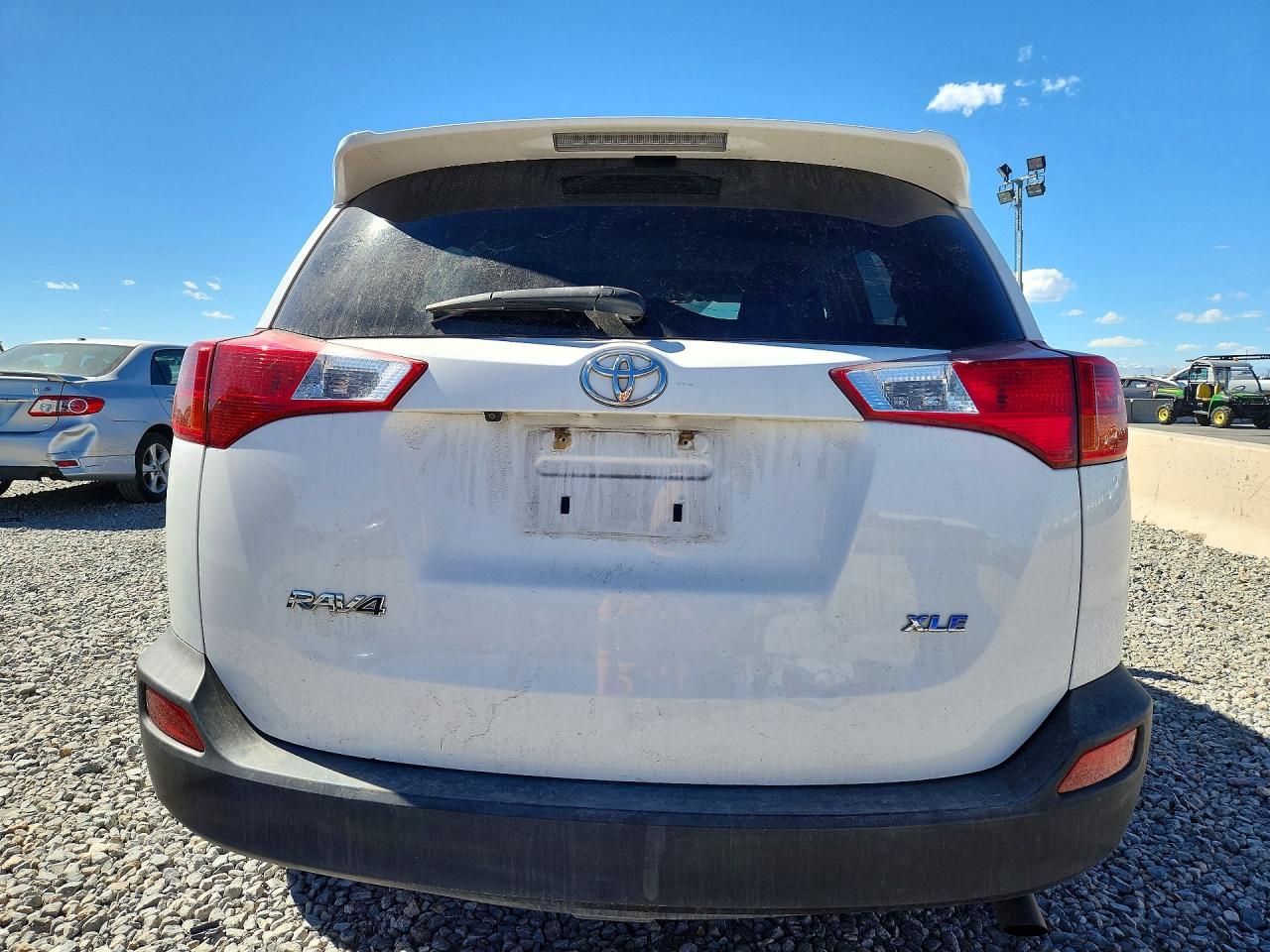 2015 TOYOTA RAV4 XLE photo 11