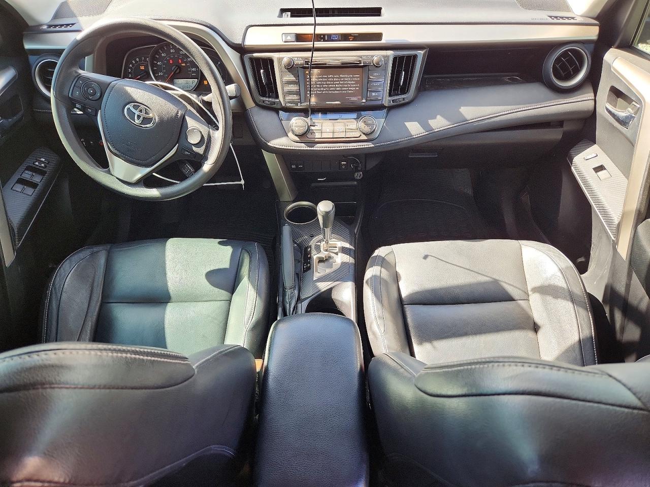 2015 TOYOTA RAV4 XLE photo 15