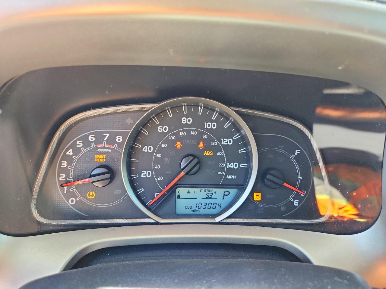 2015 TOYOTA RAV4 XLE photo 17